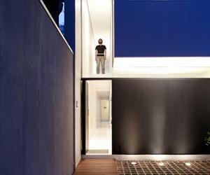 A minimalist house in Sao Paulo by CR2 Arquitetos