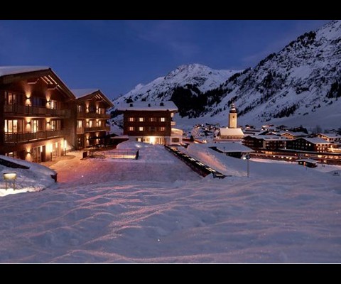 Aurelio Lech is located adjacent to the world-famous �Schlegelkopf-Piste� ski resort, which features a total of 85 lifts, 173 miles of downhill slopes and 112 miles of off-track skiing. So you can start a day of skiing directly from the hotel. The popular area of Lech accommodates skiers of all skill levels.