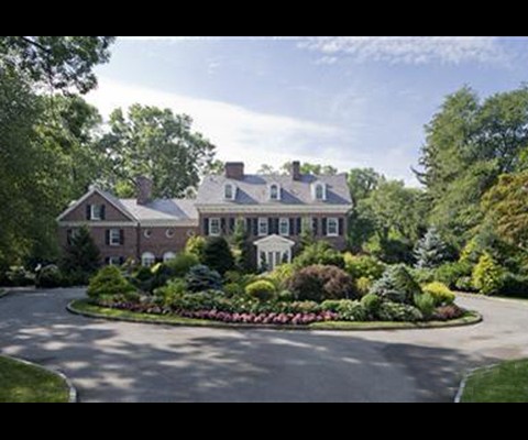 The 1900 Colonial offers striking architecture, 8 fireplaces, grand living and dining rooms, a conservatory and library. In addition to expansive family quarters, a well-designed kitchen, recreation/media room, gym, wine room and ice cream parlor add to the many noteworthy amenities at this illustrious Heathcote estat