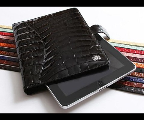 Constructed in Italy out of the highest-quality alligator skin.