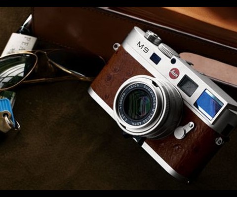 The special edition camera comes with a Leica 35mm f/2 Summicron silver chrome lens. The camera has been done in brown ostrich leather and comes with a matching custom ostrich brown leather strap. The kit is now available for purchase at the Leica Boutique in Palm Beach and Popflash for a cool $12,950. Only 50 will be made available.