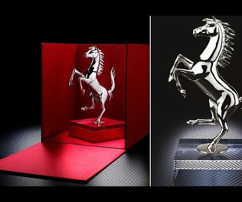 he sculpture is delivered in an eye-catching red box. The plexiglass base featuring an etched and numbered label guarantees the exclusivity of the limited edition. Only 99 units will be offered for sale, with each costing US $6,664