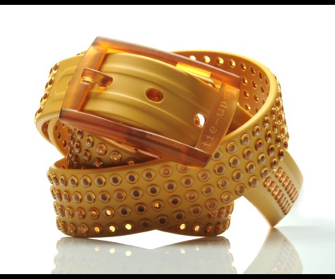 Tie-ups Glam Pins is the first studded belt made of 100% recyclable plastics, an innovative, cutting-edge fashion accessory available online in a wide range of colors. www.tie-ups.com