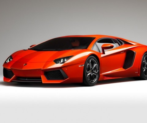 Lamborghini has lots of interesting things coming up. Just the other week they presented their new Urus SUV. Here is now another look at the Aventador J, a beast of a car, driving a mountain road by night and highlighting some of the design elements of the sharp sports car.