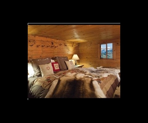 A small, cozy, family owned and operated hut high in the Swiss Alps has become one of the most expensive places to stay of its kind, with the bill coming in at just over 1000 Pounds a night.